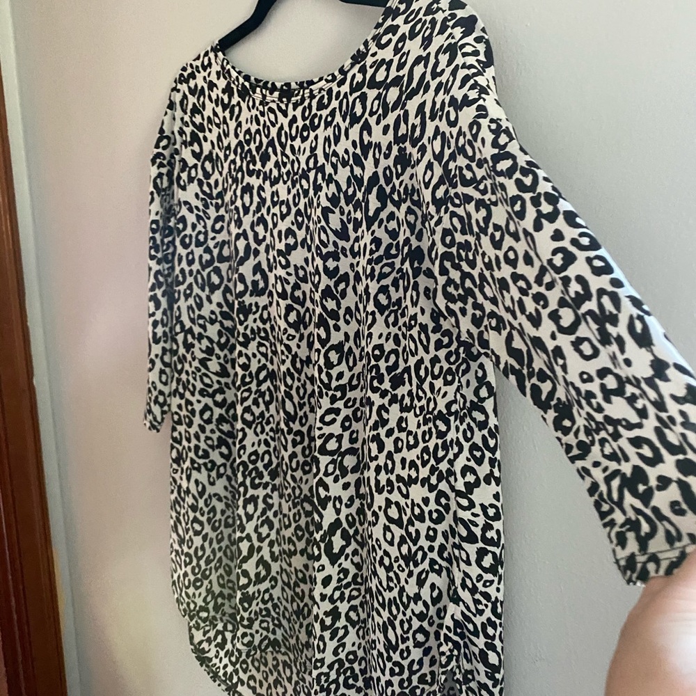 Leopard Print Top Rounded Bottom Tunic - image 3